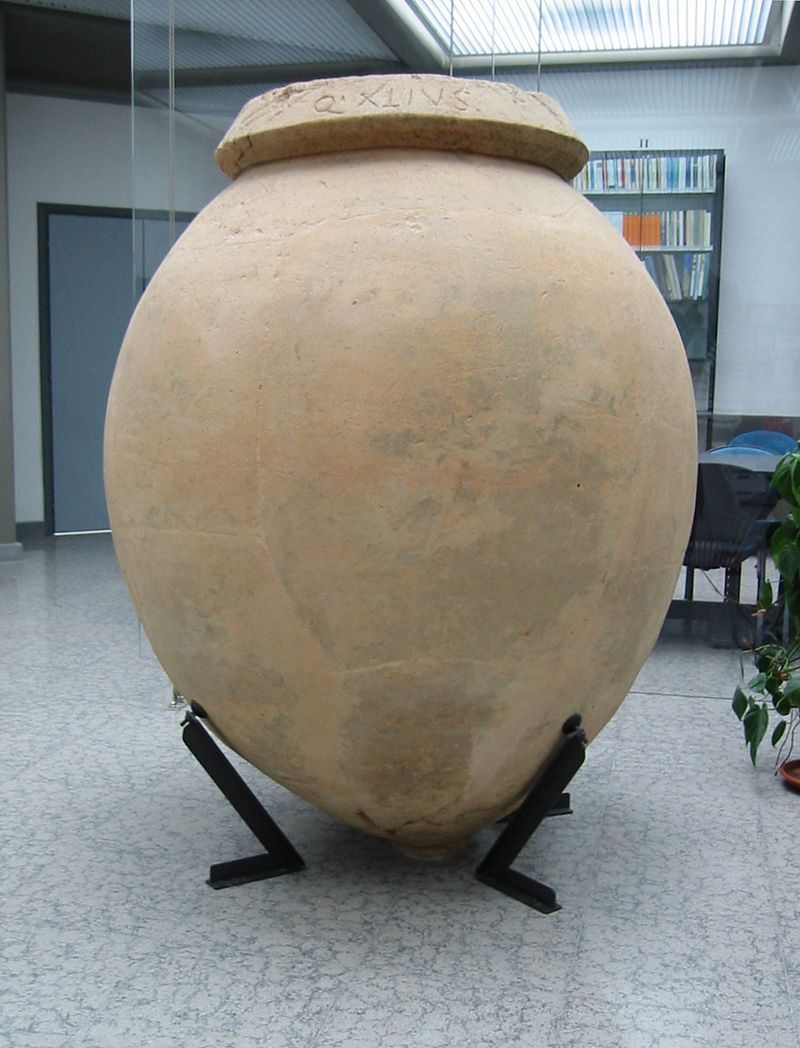 800px-Museo_Archeologico_della_Sibaritide_Dolium.jpg